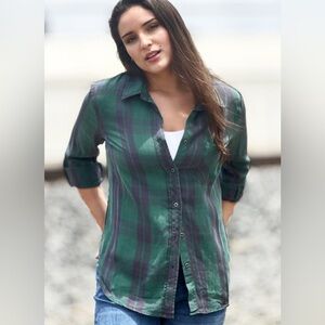 Billy T Navy Green Ivy Plaid “Classic Shirt” Lyocell Size Medium Petite